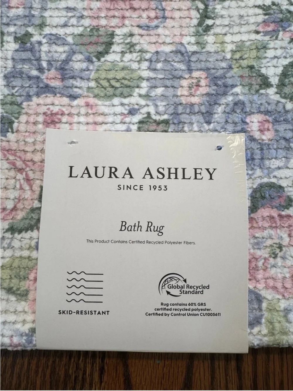 Laura Ashley RUG ~ Floral 17”x24” Machine Washable Non Slip Backing ~ Beautiful